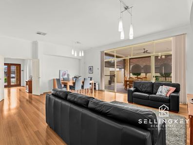 10 Gotch Crescent, Canning Vale WA 6155
