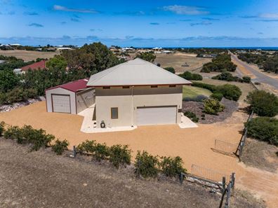 3 Redcliffe Concourse , White Peak WA 6532