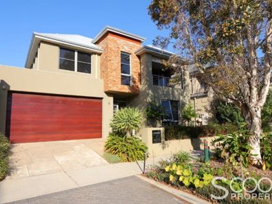 7 Barrow Crescent, North Coogee WA 6163