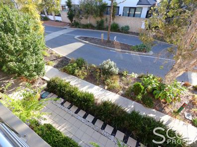 7 Barrow Crescent, North Coogee WA 6163