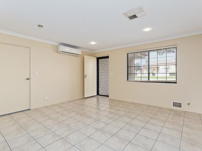 2/33 Elvire Street, Viveash WA 6056