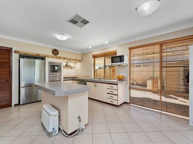 6 Culham Court, Thornlie WA 6108