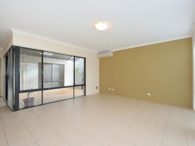 10/15 Creery Street, Dudley Park WA 6210