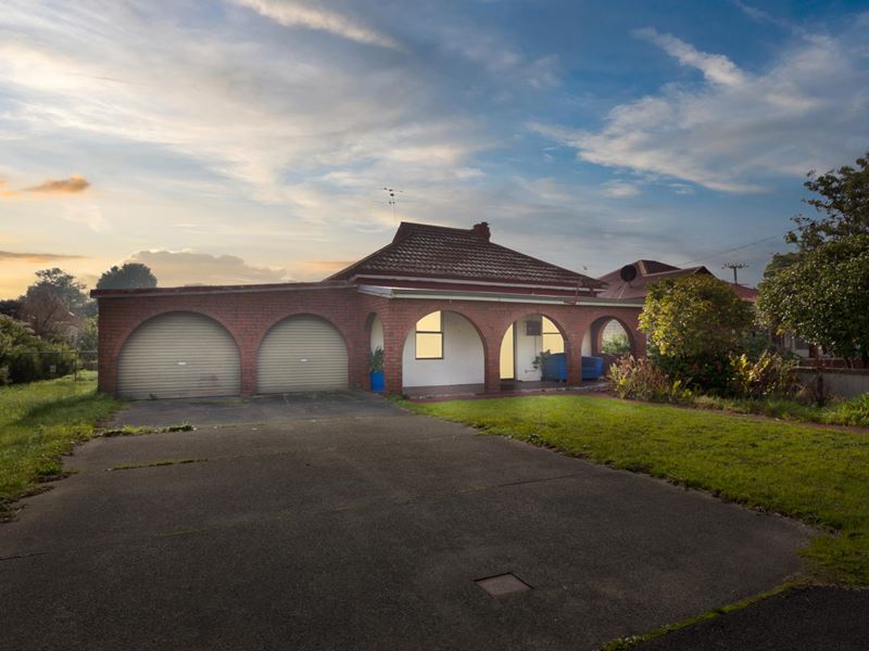 4 Roberts Street, Collie