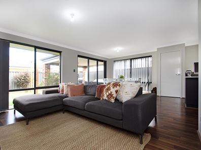 52 Bildersee Avenue, Brabham WA 6055