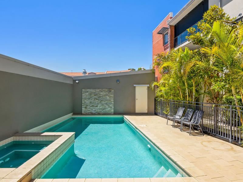 2/56 Grand Boulevard, Joondalup