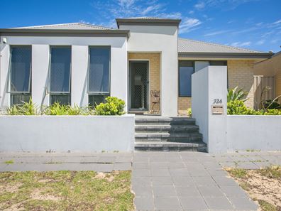 324 Peelwood Parade, Halls Head WA 6210