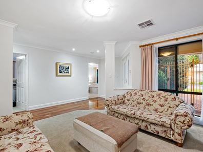 30 Pirianda Way, Aveley WA 6069