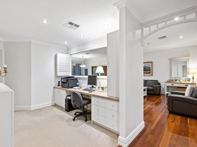 30 Pirianda Way, Aveley WA 6069