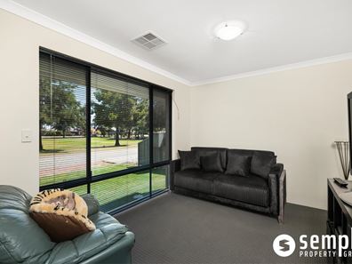 8A Sorbonne Turn, Aubin Grove WA 6164