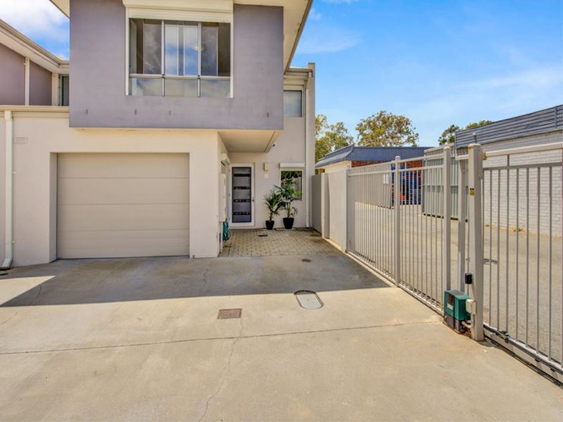 8/39 Edinburgh Road, Forrestfield WA 6058