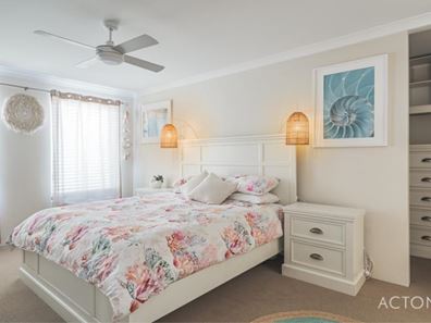 13 Buttercup Parkway, Halls Head WA 6210