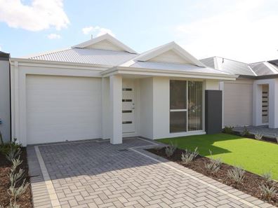 3B Milagro Fairway, Seville Grove WA 6112