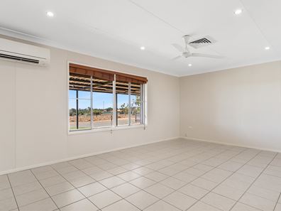 5 Burke Crescent, Dampier WA 6713