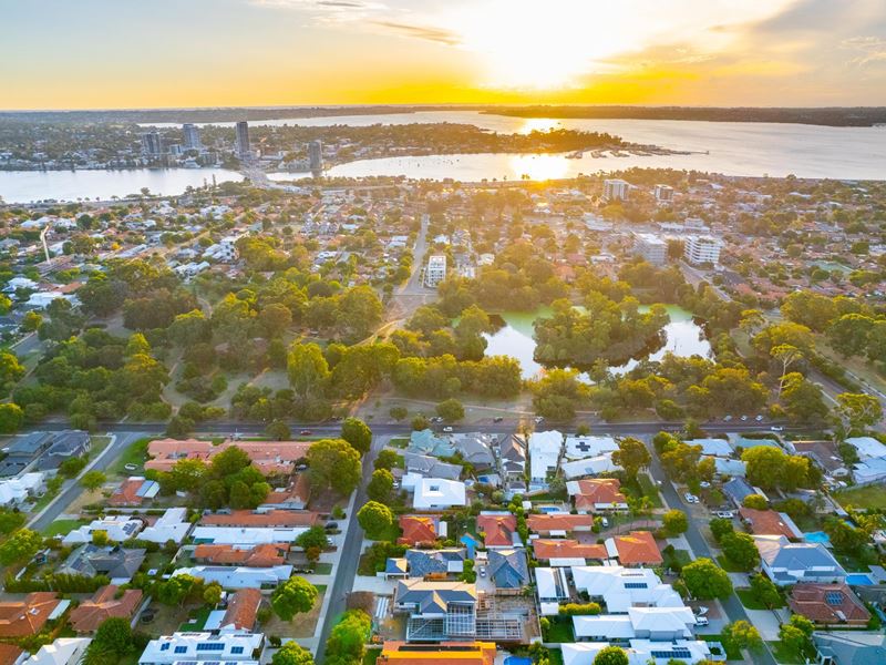8 Bickley Crescent, Manning