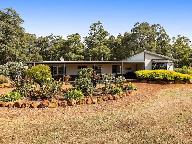 1025 Avonholme Circle, Chidlow
