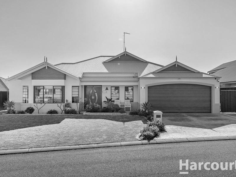 18 Bookleaf Loop, Halls Head WA 6210