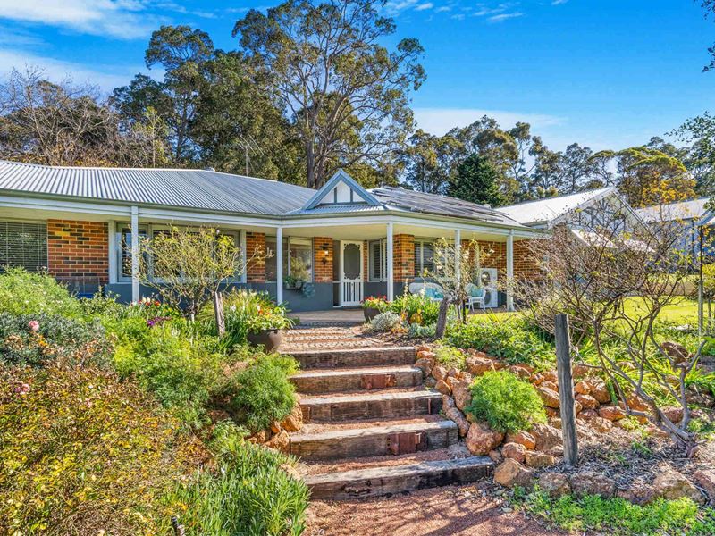 22 Yilgarn Street, Mundaring WA 6073