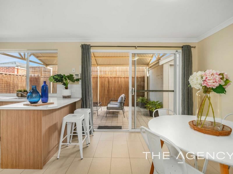 5/12 Charles East Street, Midland