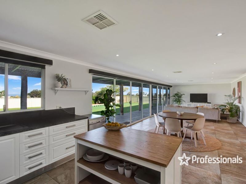 131 Wittenoom Circle, White Peak