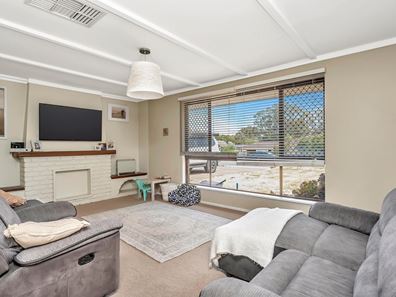 36 Glencoe Parade, Halls Head WA 6210