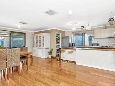 36 Glencoe Parade, Halls Head WA 6210