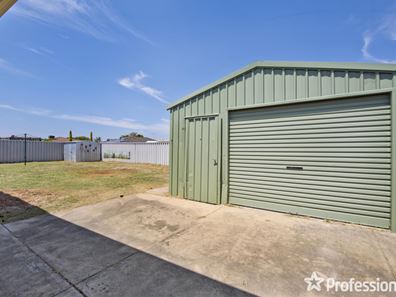 16 Bondi Crescent, Warnbro WA 6169