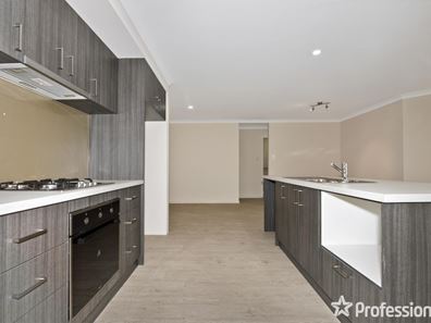 16 Bondi Crescent, Warnbro WA 6169