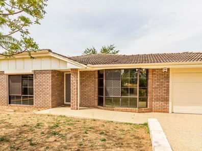 8 Abbott Way, Swan View WA 6056