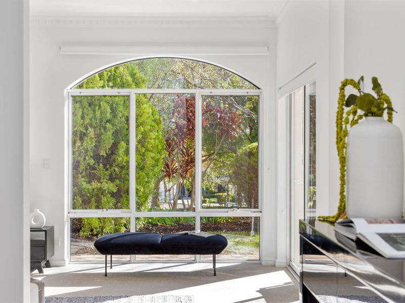 2 New Court Green, Mount Claremont