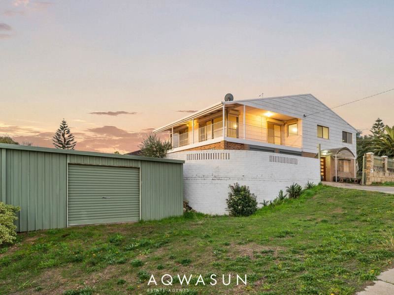 83 Crystaluna Drive, Golden Bay
