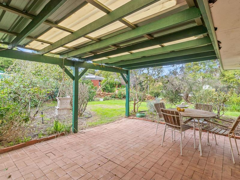 37 Peet Road, Kalamunda