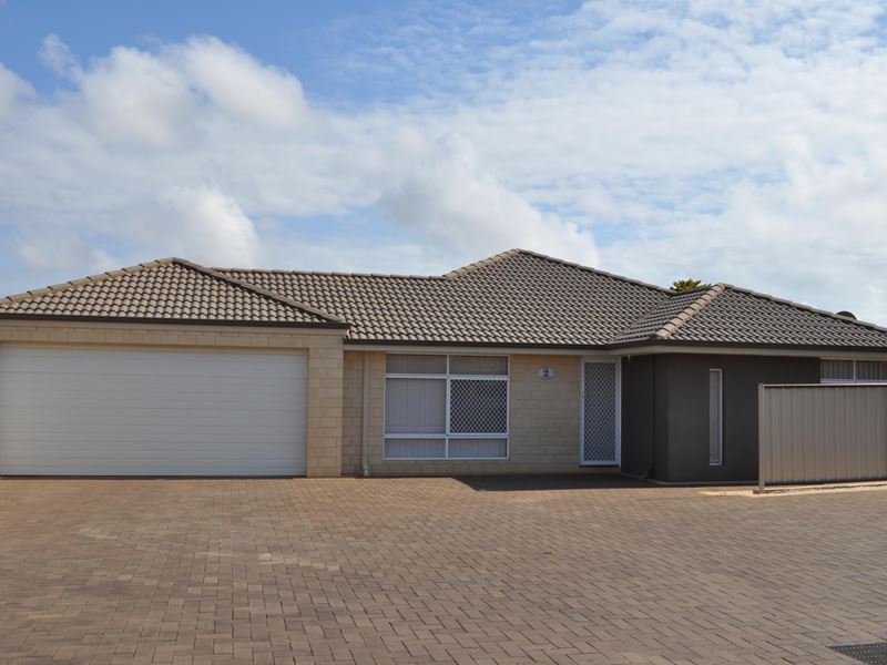 2/19 Flores Road, Wonthella WA 6530