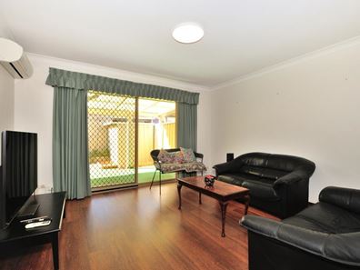 4/2 Ashford Avenue, Rockingham WA 6168