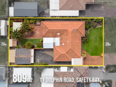 11 Dolphin Rd, Safety Bay WA 6169