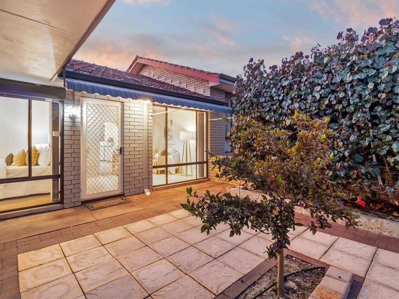 2/215 Royal Street, Yokine