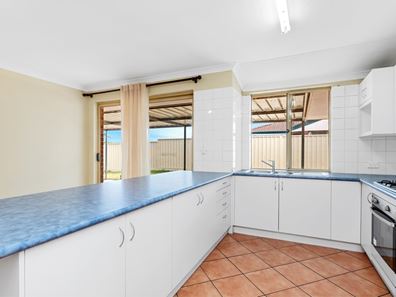 17 Gascoyne Way, Cooloongup WA 6168
