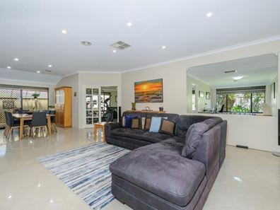 35 MONTPELIER LOOP, Canning Vale WA 6155