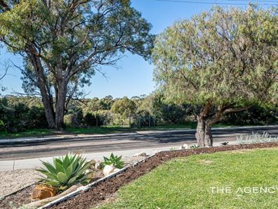 15 Livingstone Way, Padbury WA 6025