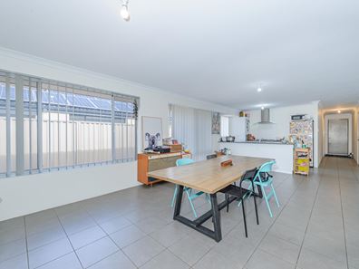 4 Linacre Road, Bullsbrook WA 6084