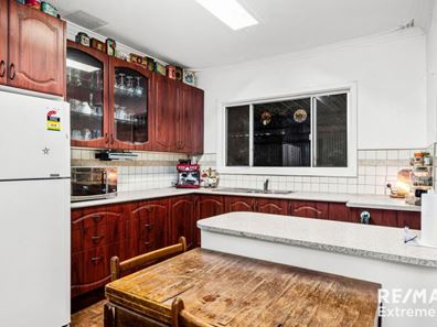 7 Warren Road, Maida Vale WA 6057