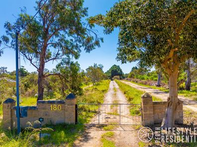 180 King Drive, Woodridge WA 6041