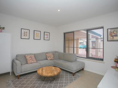 33/61 Elvire Street, Viveash WA 6056