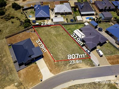 34 Half Moon Drive, Waggrakine WA 6530