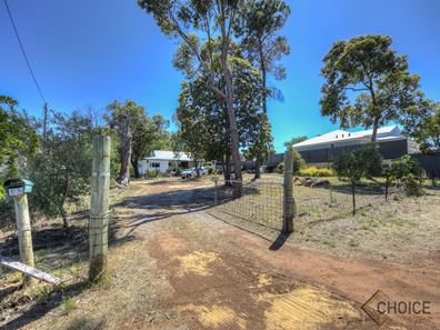 32 Recreation Road, Kalamunda WA 6076