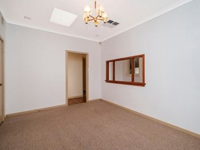 9 Hitchcock St, St James WA 6102