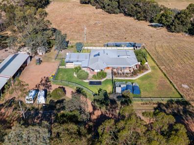 33 Wealand Road, Waroona WA 6215