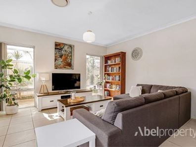 10 Goldsbrough Entrance, Helena Valley WA 6056