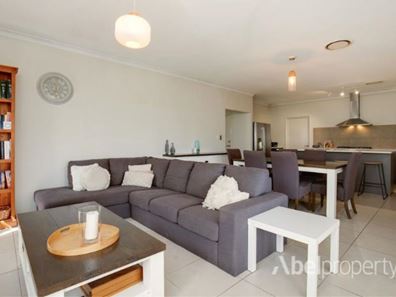 10 Goldsbrough Entrance, Helena Valley WA 6056