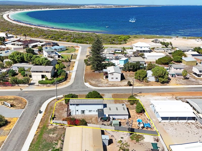 17 McGilp Street, Green Head WA 6514